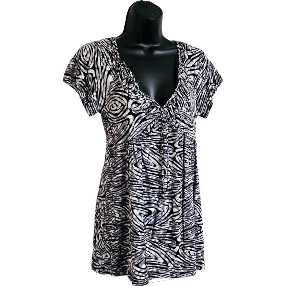Daisy Fuentes Top XS Blouse Black Cream Pattern Print Short Sleeve NWT